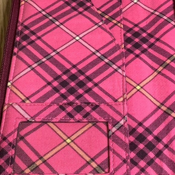 Vera Bradley Travel Organizer Passport Wallet in Piccadilly Plum. - Picture 6 of 7